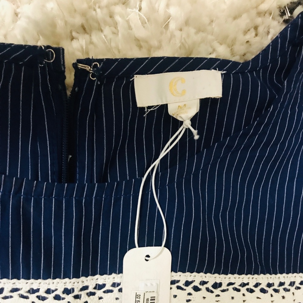 Dress - Picture 7 of 8